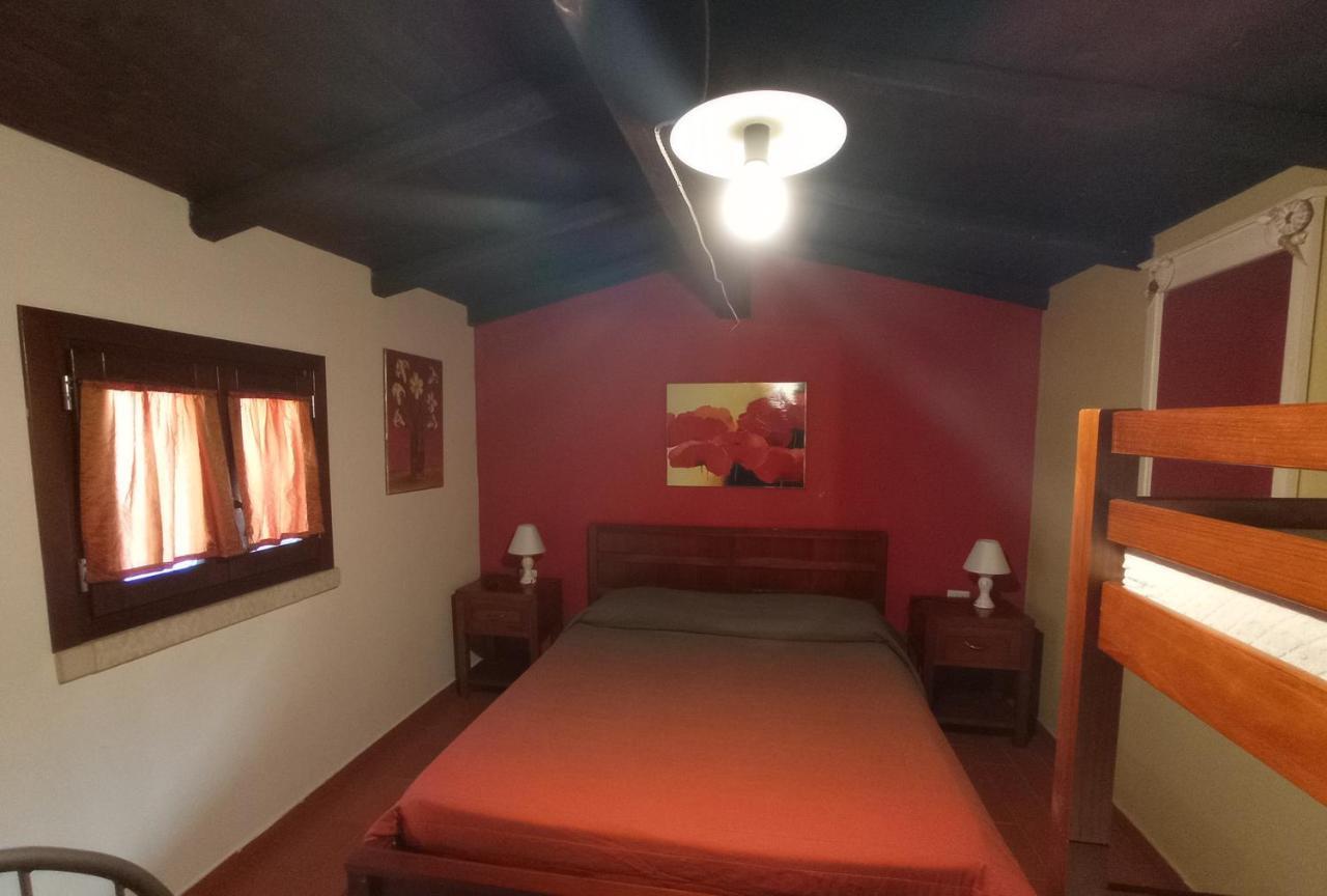 B&B Badde Cubas Usini Buitenkant foto