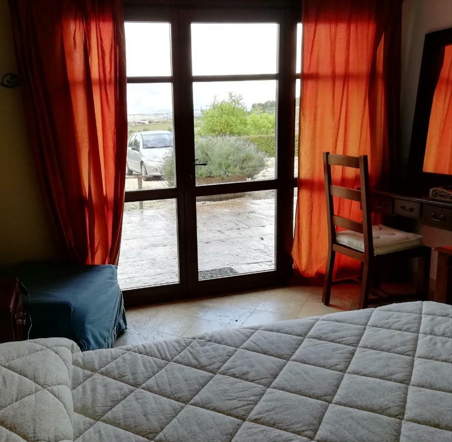 B&B Badde Cubas Usini Buitenkant foto